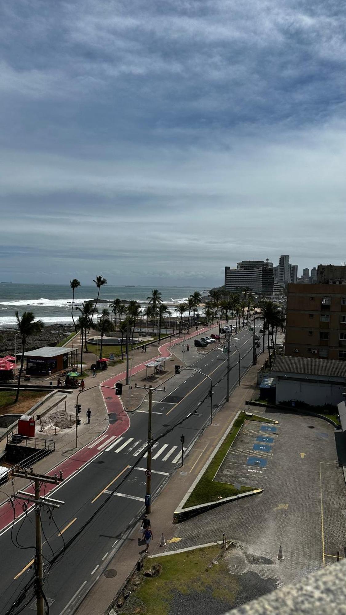 Apartamento Inteiro Frente Ao Mar De Ondina *